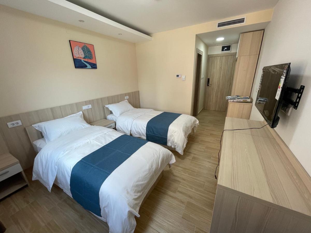Home In Superior如家 Surčin Zewnętrze zdjęcie
